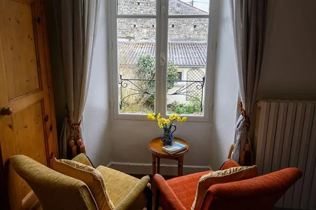 Les Jonquilles Couette-café